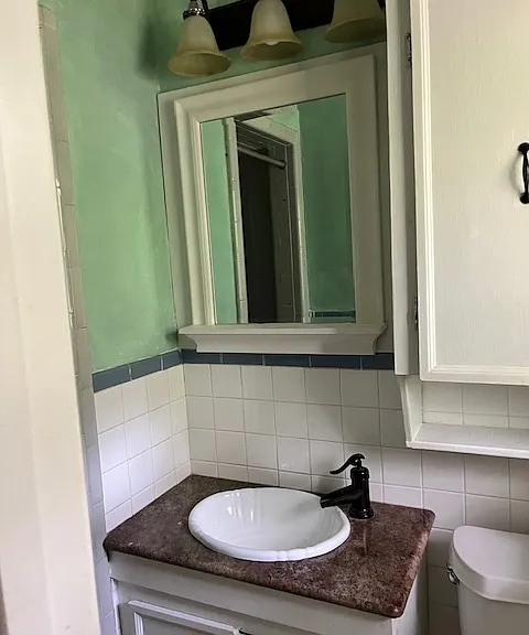 109 Lawrence Dr — Photo 7