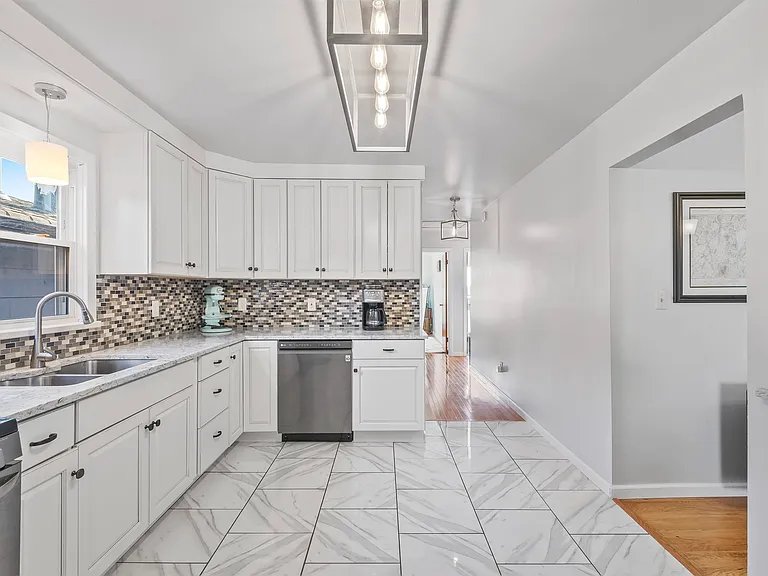 290 Randolph Ave #2 — Photo 3