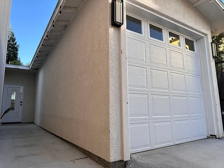299 W Colony Rd — Photo 1