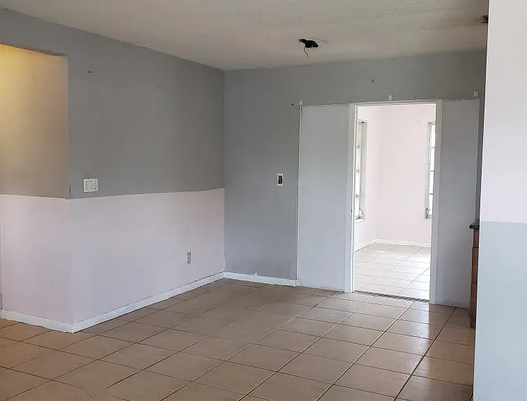 1420 Kimdale St E — Photo 12