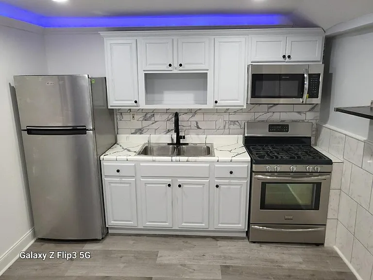 601 Dudley St #2 — Photo 9