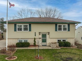 209 Auburn Dr SW, Cedar Rapids, IA 52404