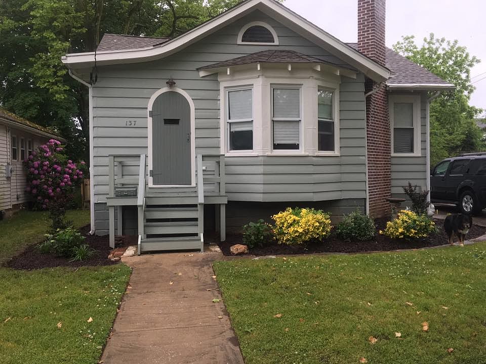1st image of 137 Plaza Pl