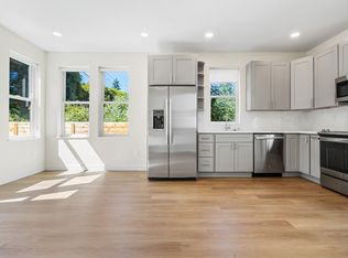 854 S Donovan St, Seattle, WA 98108