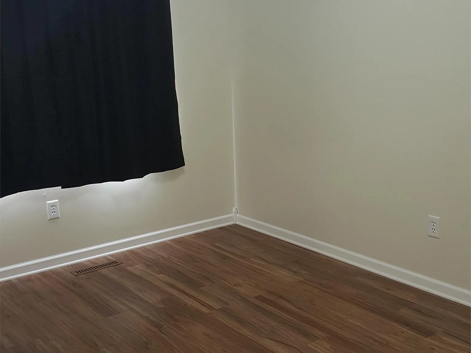 3607 E 42nd Street - 1 — Photo 4