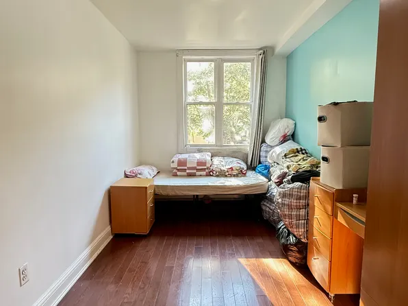 101-18 39th Avenue image 7 of 12