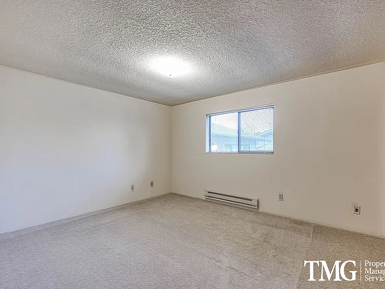 3327 Addy St — Photo 12