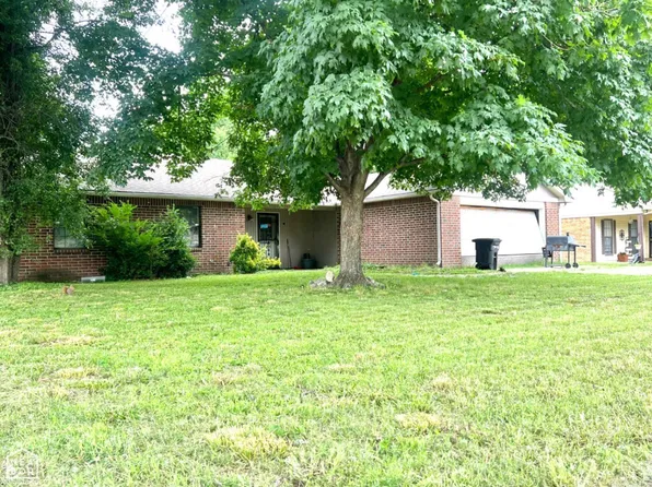 1104 Mayfair Ln, Blytheville, AR 72315