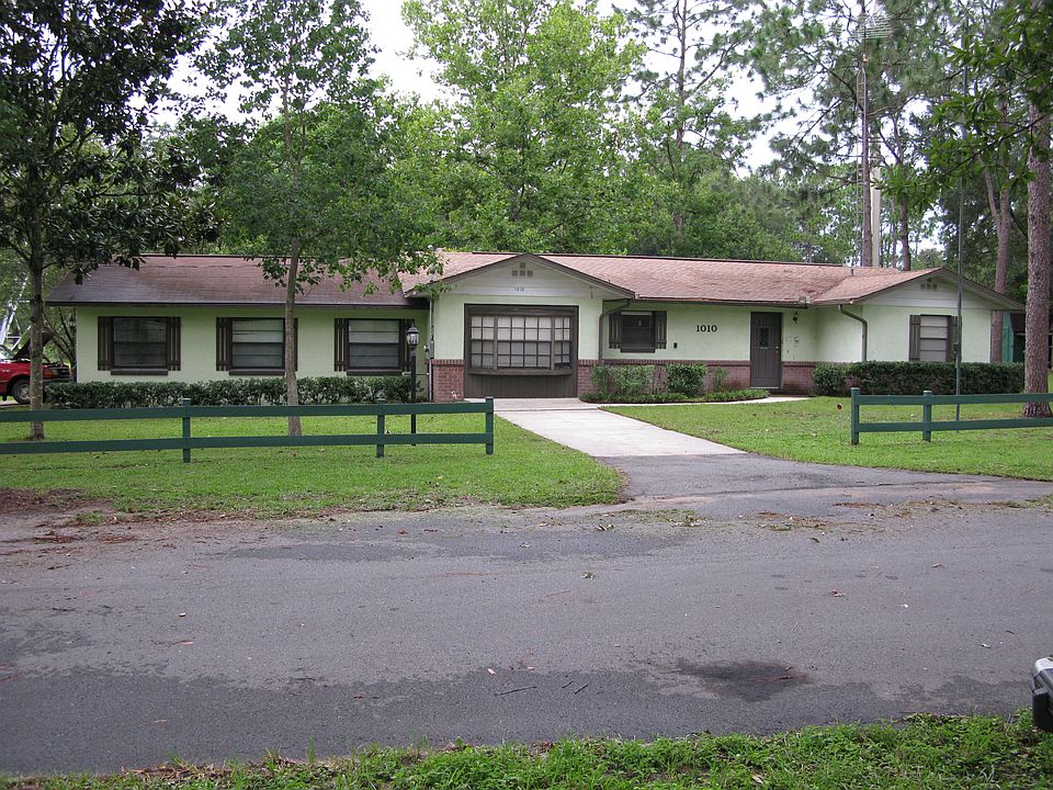1st image of 1010 NE 44th Ave