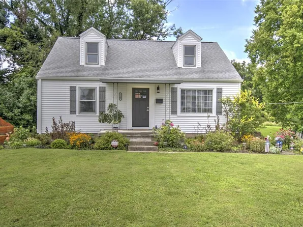 2105 W Waggoner St, Decatur, IL 62526