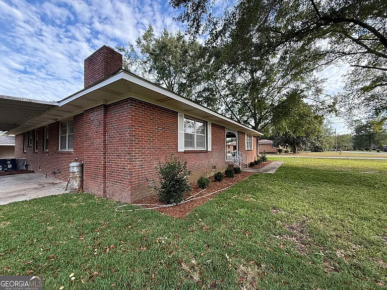 412 Roberson St — Photo 13