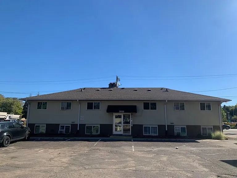 2633 Division St N ( Building A ) — Photo 12