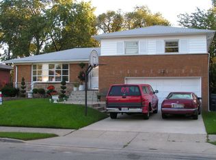 636 Andy Dr, Melrose Park, IL