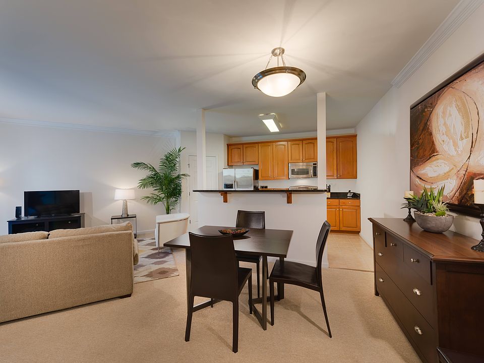 The Cosmopolitan at Lorton Station Apartment Rentals