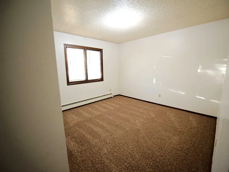 8540 Golden St — Photo 5