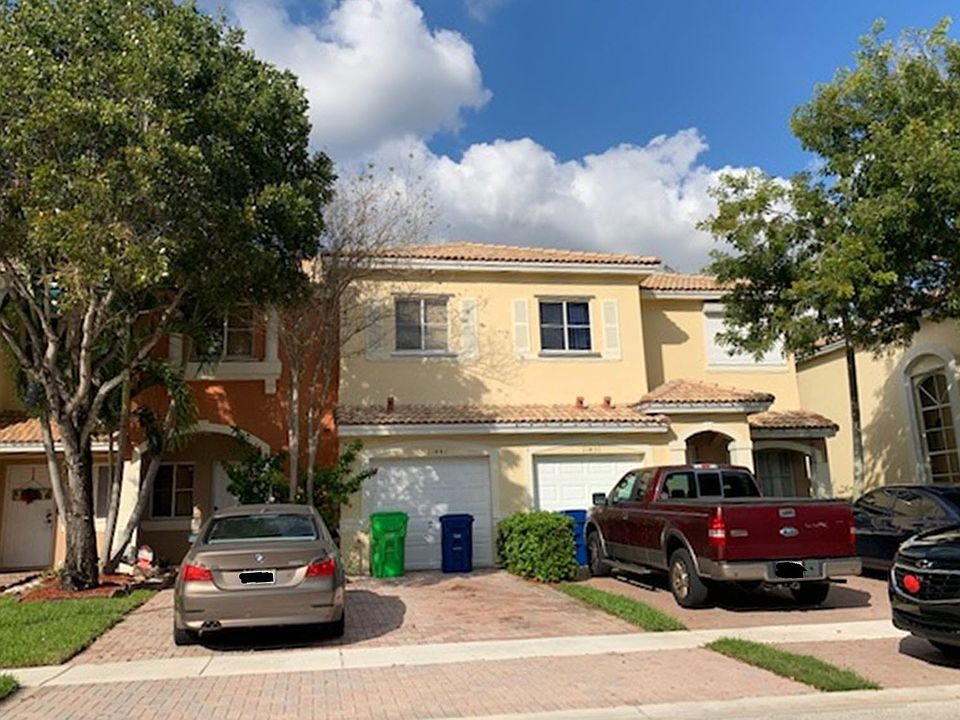 2nd image of 11441 NW 33rd St