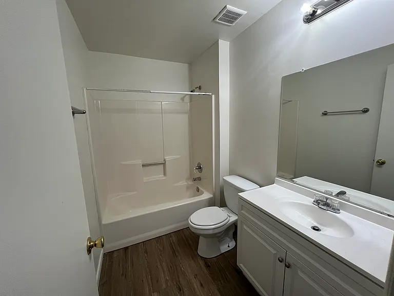 402 Noahs Rd #402 — Photo 1