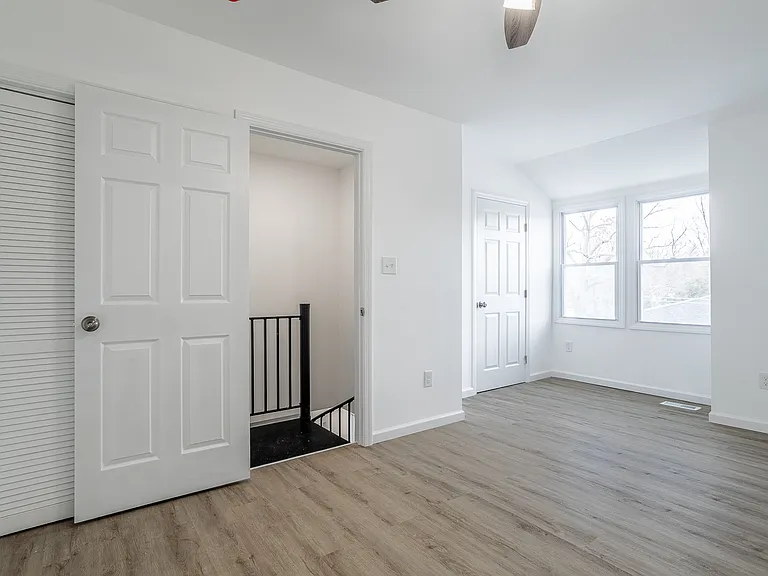 115 Hanover St #3 — Photo 5