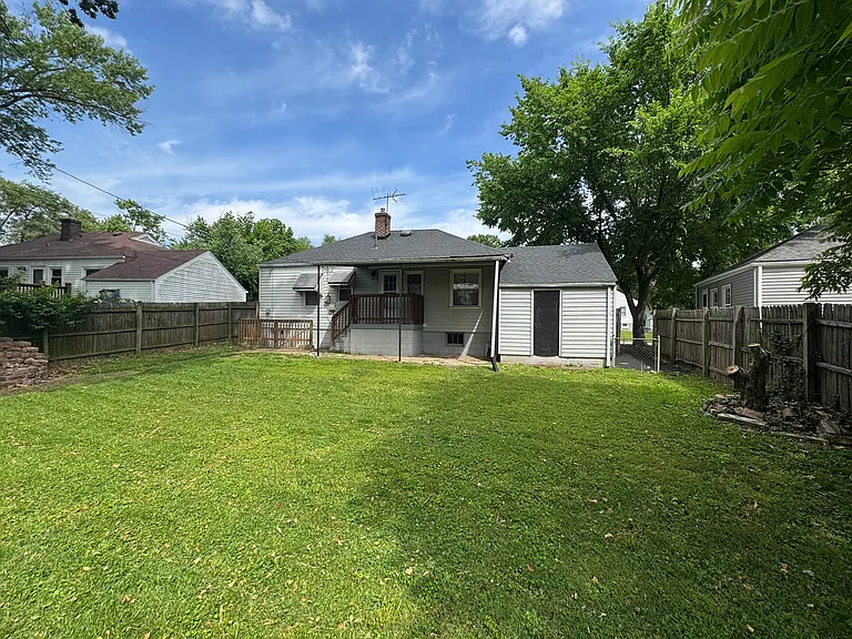10228 Saint Richard Ln — Photo 14
