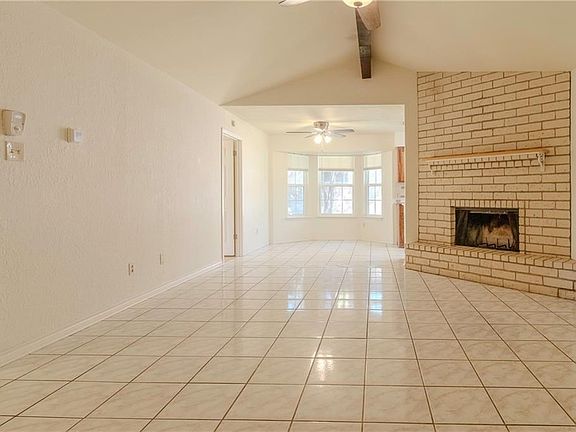 5th image of 2738 Wind Rock Dr