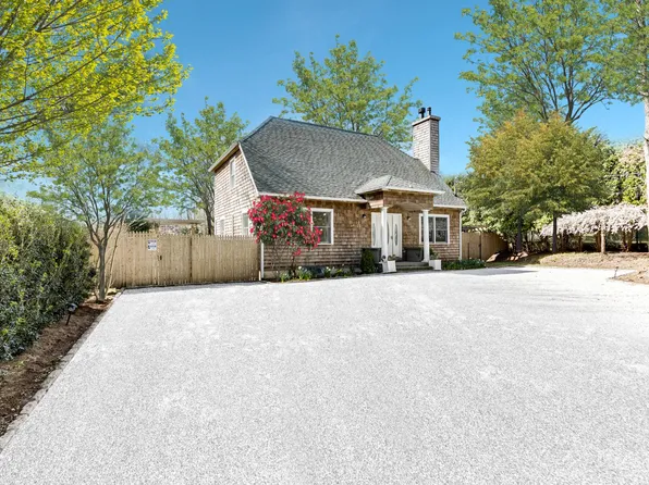 36 Barnes Ave, East Hampton, NY 11937