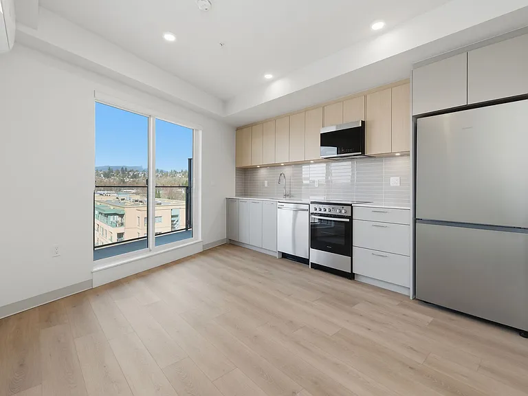1529 Oxford St — Photo 115