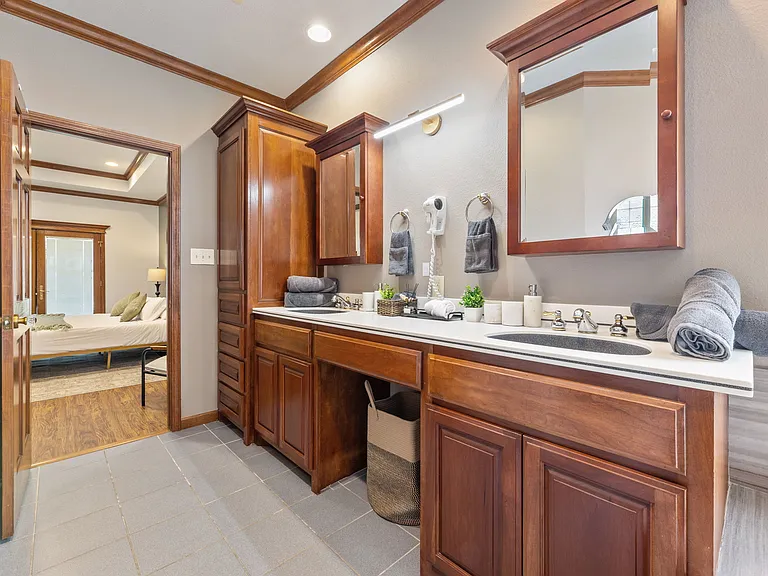 7724 Golfhill Dr — Photo 42