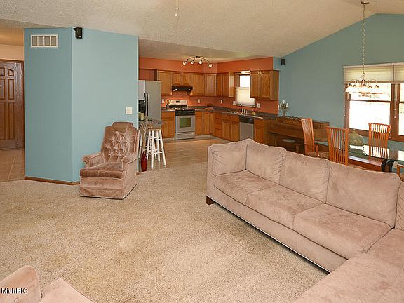 3rd image of 52783 Ackley Ter
