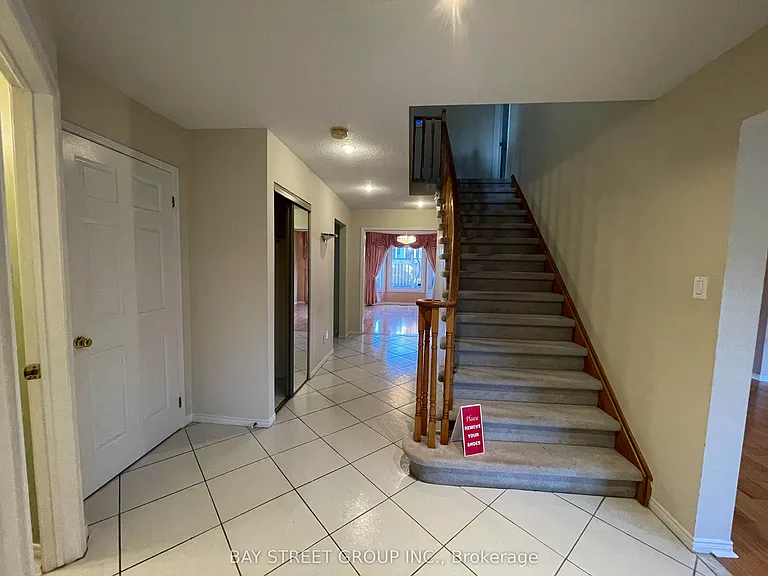 36 Tomlinson Cir — Photo 2