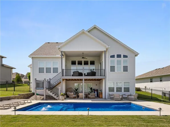 9375 Brownridge St, Lenexa, KS 66220