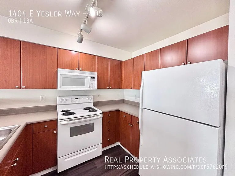 Yesler Way — Photo 12