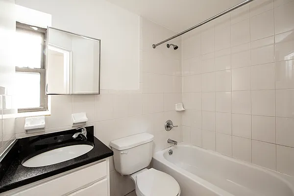 Rented by R New York | media 6