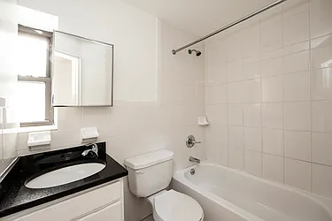 Rented by R New York