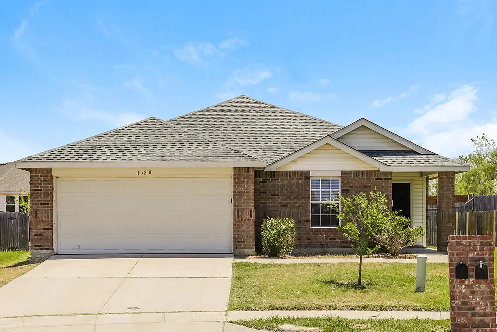 3 bed, 2.0 bath, 1576 sqft, $1,975 — Photo 1