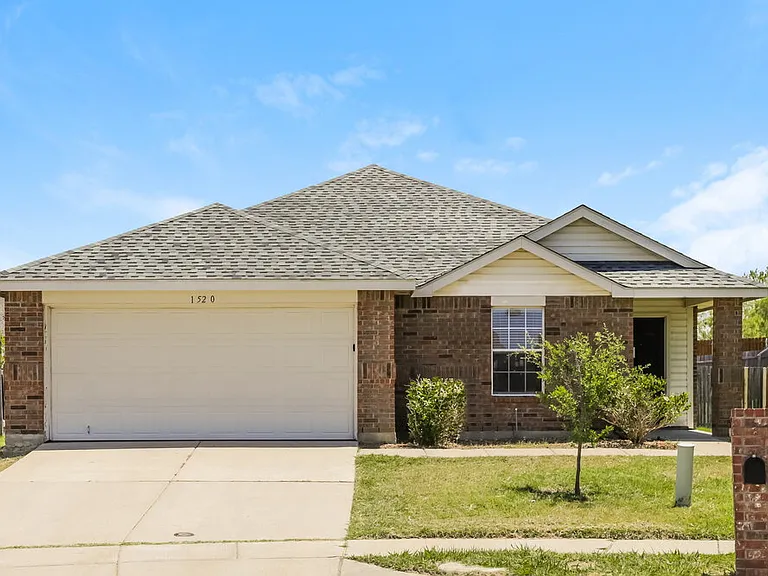 1520 Castle Ridge Rd — Photo 1