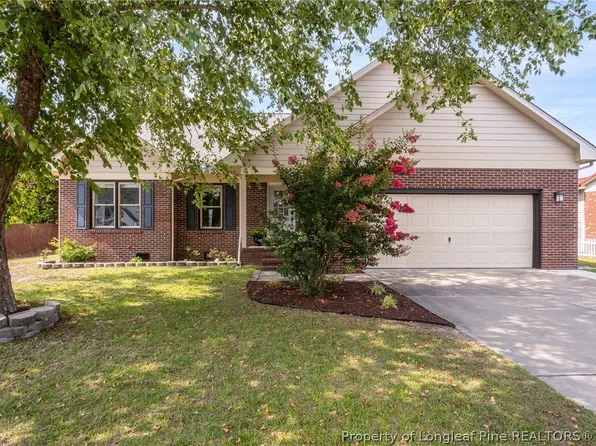 6318 Streeter Dr, Hope Mills, NC 28348