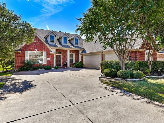 3rd image of 305 Parke Lake Dr