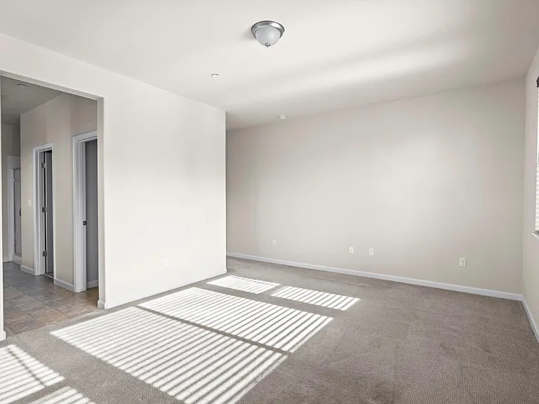 2101 Melody Ln — Photo 14