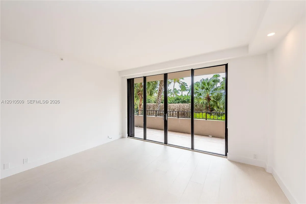 Building Photo - 151 Crandon Blvd #241