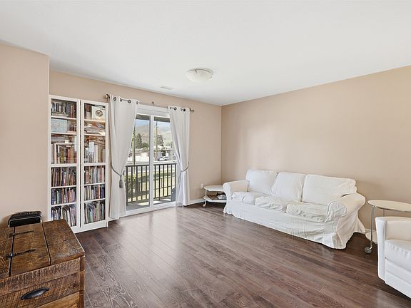 5th image of 1741 Tranquille Rd #13