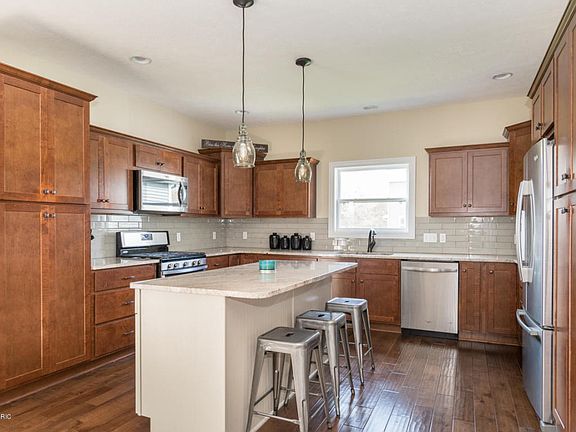 3rd image of 8715 Petoskey St