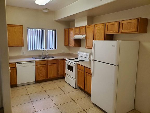 Large kitchen. Ceramic tile floors.