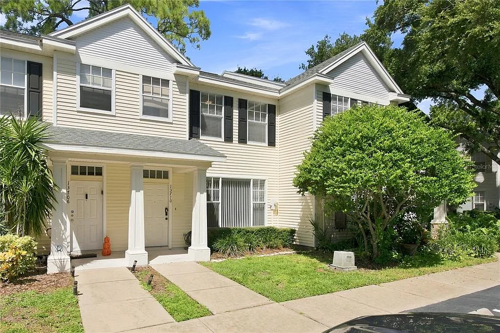 2 bed, 1.5 bath, 1133 sqft, $2,000 — Photo 1