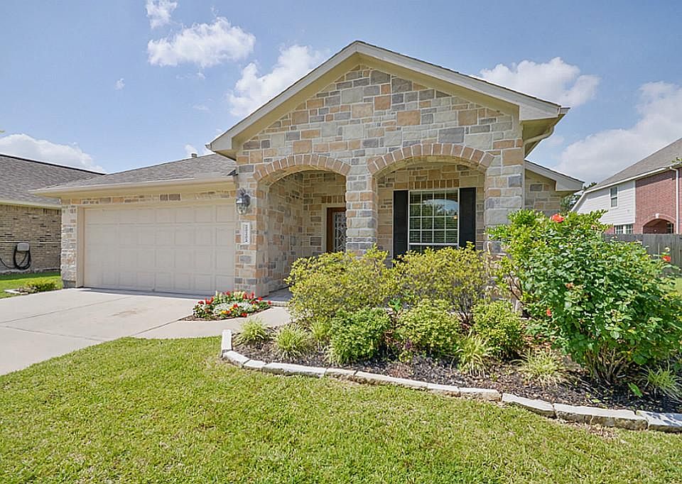 Welcome home to 20205 Southwood Oaks Drive!