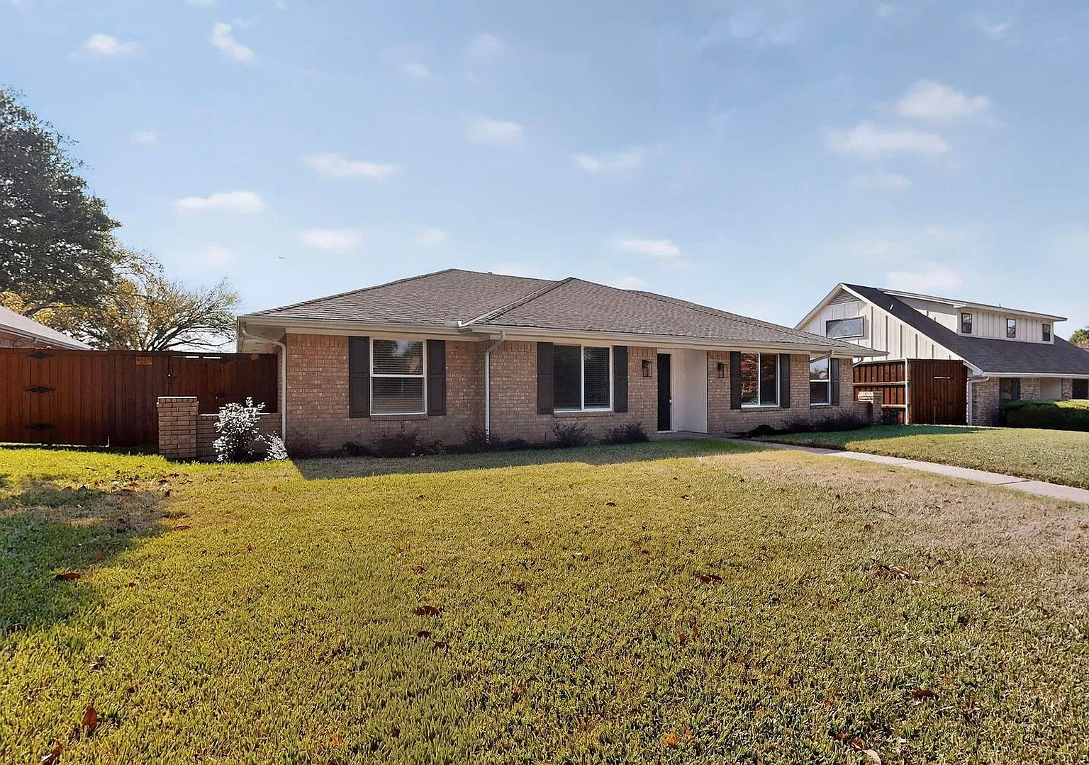 Renovated Plano Gem Ready To Be Your Home with 1 Month Concession! — Photo 3