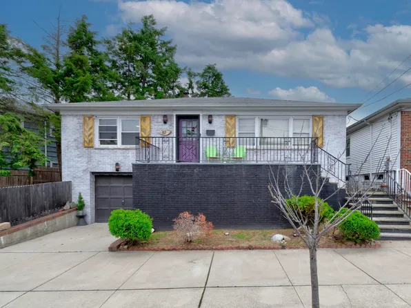 87 W 48th St, Bayonne, NJ 07002