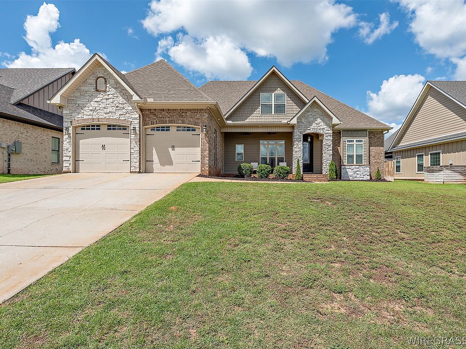 1st image of 206 Central Park Cir