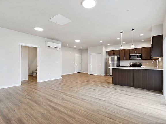 3rd image of 949 E 4th Ave #220