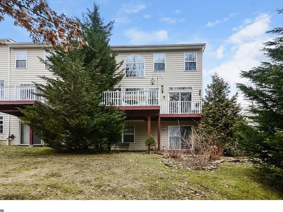 2nd image of 118 Avon Ct