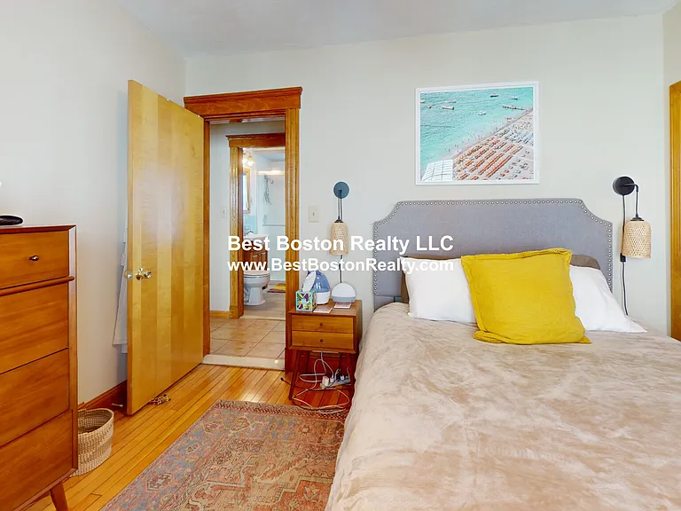 35 Woods Ave — Photo 6